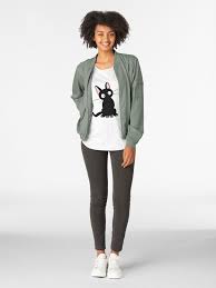 susse schwarze katze essential t shirt von arishok casual streetwear black and white dog luxe fashion