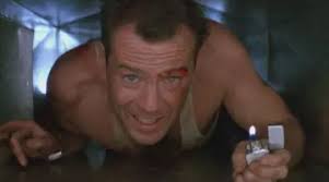 Le marcel blanc de John McClane (Bruce Willis) dans Piège de cristal