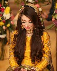 Pin By Kashaf Subhan On Mehndi Dress Pakistani Bridal Hairstyles Pakistani Bridal Makeup Bridal Dresses Pakistan