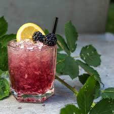 Bramble Gin Cocktail Anti Aging Dank Brombeere Rezept Brombeeren Cocktails Brombeersirup