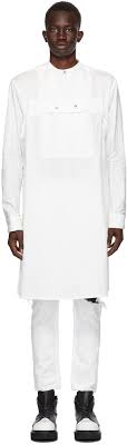 Découvrez la sélection de looks et d'idées d'accessoirisation pour un look toujours stylé et féminin. Chemise Longue Blanche Medical Takahiromiyashita Thesoloist En Solde