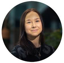 Sonja Rossi's Instagram, Twitter & Facebook