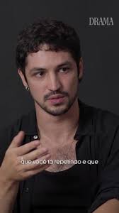 Gabriel Leone sobre o cuidado e o respeito ao processo de criação de uma  personagem.