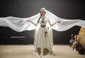 Goruntunun Olasi Icerigi 1 Kisi Ayakta Dresses Victorian Dress Fashion