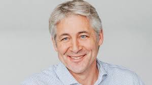 Wer kommt, wer geht: Stühlerücken in Politik und Verbänden