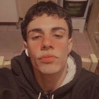 90+ perfiles de «Daniel Risco»