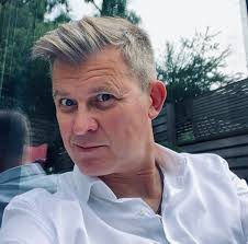 Owen Thomas (@OwenThomasTV)