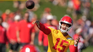 Patrick Mahomes expected to start Chiefs' opener vs. Broncos on MNF