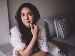 In the series, neena gupta plays the pivotal character of manju devi and alongside is her reel husband played by raghubir yadav. Neena Gupta S Disclosure First Marriage Was Done At A Young Age The Relationship Was Broken Within A Year Oops Top