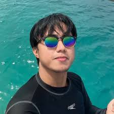 Nagtravel. Took a lot of pictures. Tamad mag-upload. Inamag. Paubos na ang  storage. Having second thoughts about deleting most of the pics. Planning  to travel again and take a lot of pics.