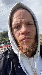 Instagram 用户 Earle Hill