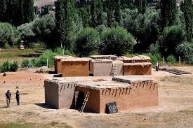 In burzahom, pit houses with steps were found. Neolithic Wikiwand