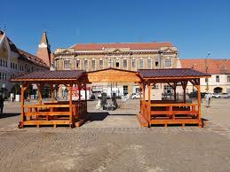 Pana duminica, intre orele 10.00 si 18.00, in curtea interioara a muzeului, te asteapta preparate traditionale, bunatati romanesti si obiecte lucrate de mana. Targul De Produse TradiÈionale Din PiaÈa Traian Inghite 50 000 De Euro Se Deschide Cu Mici In Septembrie Tion