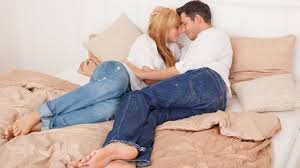 Wie sie wissen, frauen lieben mit den ohren, und ein paar sanften worten, die in der hitze der leidenschaft gesprochen werden, nur verstärkt ihr vergnügen. Frauen Endlich Verstehen Die Ultimativen Tipps Der Flirtexpertin Bildplus Inhalt Ratgeber Bild De