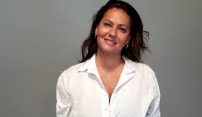 Professora universitária assume ganhar mais dinheiro com conteúdos  atrevidos do que a dar aulas