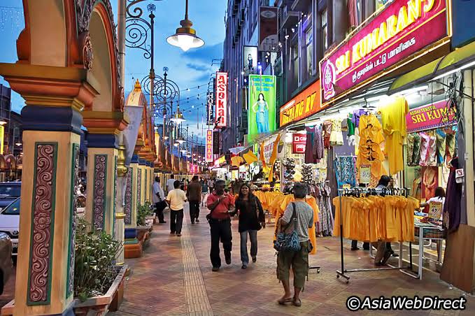 Mga resulta ng larawan para sa Saturday night market in Little India, Kuala Lumpur"
