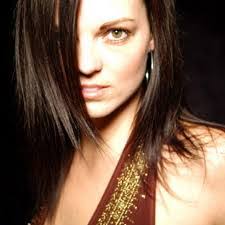 Jennifer Kennard's Instagram, Twitter & Facebook