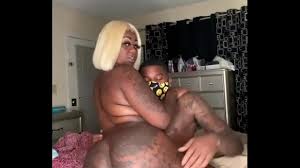 BBC fucks Big Booty Stripper and makes her squirt - XNXX.COM