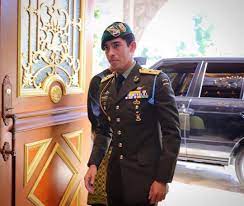 Explore tunku abdul rahman hassanal jeffri's biography, personal life, family and real age. Yam Tunku Abdul Rahman Hassanal Jeffri Awesome Malaysia Facebook