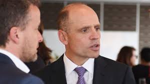 Bringing in the lawyers doesn't help Balnaves' bid