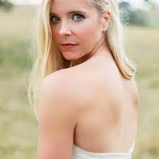 Kathryn Mount's Instagram, Twitter & Facebook