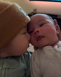 D I T H A • A M I L A (@dithaa) • Instagram photos and videos