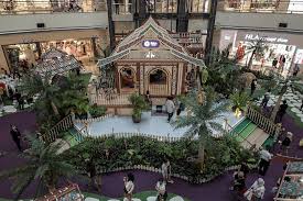 With a heavy heart, i would like to apologise in advance to all those who want to celebrate hari raya. Shopping Malls Recreate Balik Kampung Vibes With Hari Raya Decor As Selangor Mco Looms Life Malay Mail