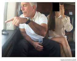 EUA publicam dezenas de imagens do caso Epstein contendo nudez | G1