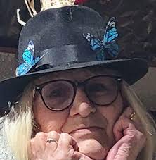 How to get AI-generated women to face the camera?