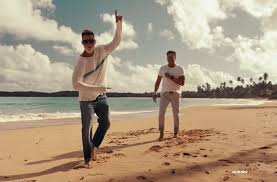Apr 15, 2021 · carlos vives collabora per la prima volta insieme all'artista di fama mondiale e suo caro amico ricky martin, unendo i sound della colombia e di porto rico nel nuovo singolo canción bonita, da. Carlos Vives Presenta Cancion Bonita Junto A Ricky Martin