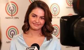 Janine marie elizabeth de leon gutierrez (born october 2, 1989) known professionally as janine gutierrez, is a filipina actress, television host and commercial model. Janine Gutierrez Is Now A Certified Kapamilya Netizens React