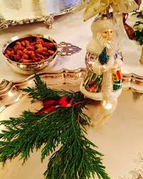 Holly holden & co ltd is an interior design specialist from farmington. Classic Christmas With Holly Holden The Glam Pad