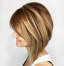 La scelta del taglio di capelli over 40 non si basa esclusivamente sulle forme del volto e degli occhi, ma anche sulla natura dei capelli. Top 50 Tagli Di Capelli Per Le Donne Oltre I 40 Anni Nel 2022 Capellidistile It