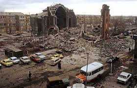 Сильные толчки ощущались не только в указанных регионах, но вскоре дошли до. Segodnya 32 Ya Godovshina Razrushitelnogo Spitakskogo Zemletryaseniya
