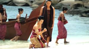 Tersirat dalam perbualan seseorang penutur atau lebih. Princess Of Mount Ledang Netflix