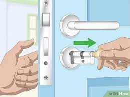 To lock the plate, finish tightening the screws down. 3 Ways To Change A Lock Cylinder Wikihow