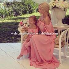 + de 1800 robes de soirée tendance à petit prix vous attend sur persun.fr. Robe De Soiree Assortie Pour Mere Et Fille En Mousseline De Soie A Epaules Denudees Tenue De Bal De Promo Pour Mariage Nouvelle Collection 2016 Buy Robe Maxi Maman Et Moi Robes Mere Fille Assorties Vetements Femme Product On