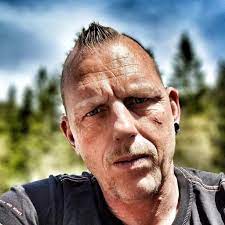 Antike delfts blauw keramik fliese kachel untersetzer messingrahmen messingfüße. Markus Brunner Vertriebsmitarbeiter Aussendienst Fliese Mahler Fliesen Feldkirchen Xing