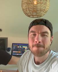 Making of our track "Dirty vibes" , Last year, we kicked off our very own  producer camp — just the two of us, a cozy vacation house, speakers,  laptops, and of course… a healthy supply of beers 🍻🎛️, ...