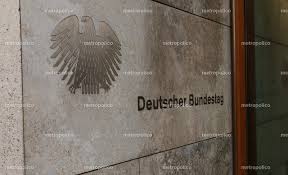 Und zum ersten mal ist der adler auch von hinten. Deutscher Bundestag Adler Henne Metropolico
