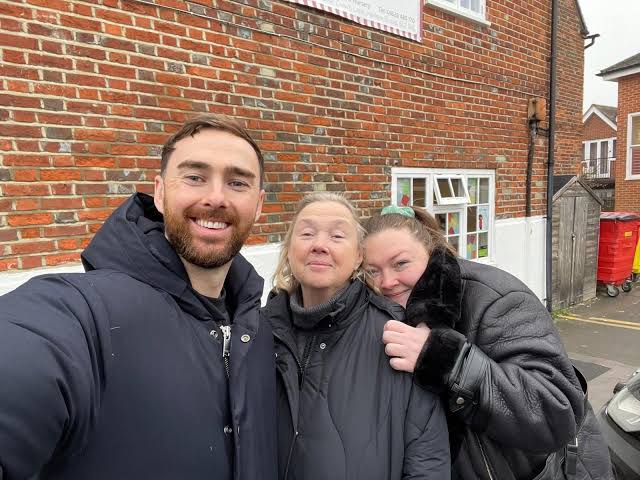 Pauline Quirke's son Charlie gets set to trek for dementia cure - Alzheimer's Research UK