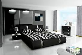 Diese variante ist der klassiker unter den möbelsets. Komplett Schlafzimmer Set Hochglanz Schwarz Kleiderschrank Bett 2 X Nachttisch Ebay