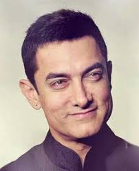 Undergoing rapid transformations in his body. 63 Aamir Khan Ideen Bollywood Schauspieler Bollywood Bollywood Poster