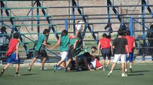 Promoción de la actividad física y de los principios del deporte (atención, comunicación). 5 Actividades Y Juegos De Educacion Fisica Para Secundaria Hombres Con Estilo
