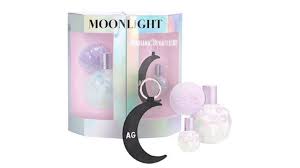1 x 7.5ml ari edp, 1 x 7.5ml sweet like candy edp, 1 x 7.5ml moonlight edp. Ariana Grande New Perfume Gift Sets Youtube