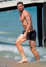 Eric giroud is a specialized designer in the field of watch design, consultancy and art direction. Olivier Giroud S Feet Wikifeet Men