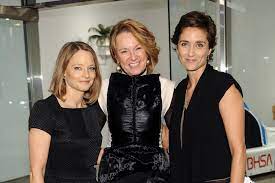 Then she goes on to date a man briefly before settling for women again. Jodie Foster Steps Out With New Girlfriend Page Six