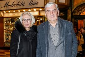 Nahrávejte, sdílejte a stahujte zdarma. Vime Prvni Miroslav Donutil Se Nevida S Manzelkou Sedmicka Cz