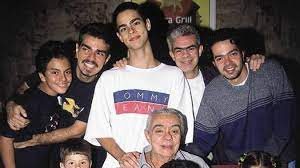 A causa é circunstâncias da morte não foram divulgadas. Morre Filho De Chico Anysio Aos 39 Anos Famosando