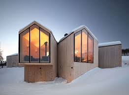Split View Mountain Lodge By Reiulf Ramstad Arkiteckter Featured On Sharedesign Com Residential Architecture Architecture Design Modern Architecture